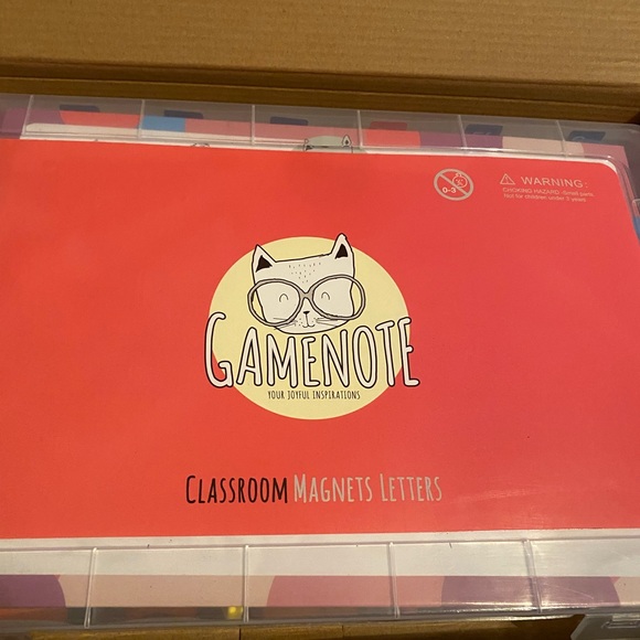 234 Magnetic letters/Double sided Magnetic/WhiteBoard With Eraser and Markers - Picture 2 of 3